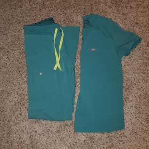 Figs scrubs set